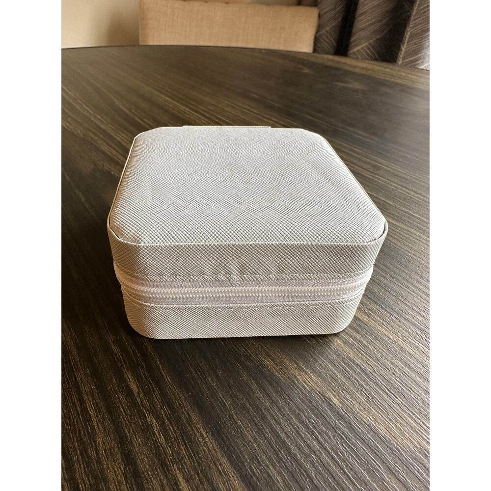 Travel Jewelery Case - Small - Zips Closed